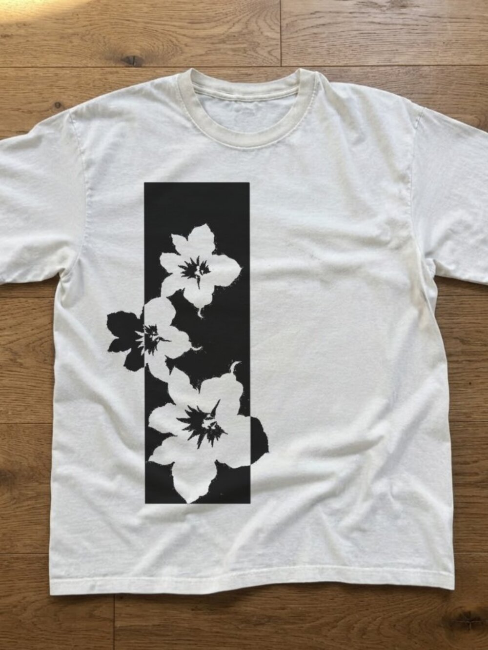 Gildan White Floral Flower Graphic Tshirt